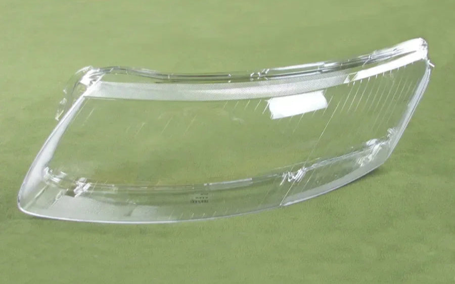 Clear car headlight cover on a green background with 'gouhua' branding.