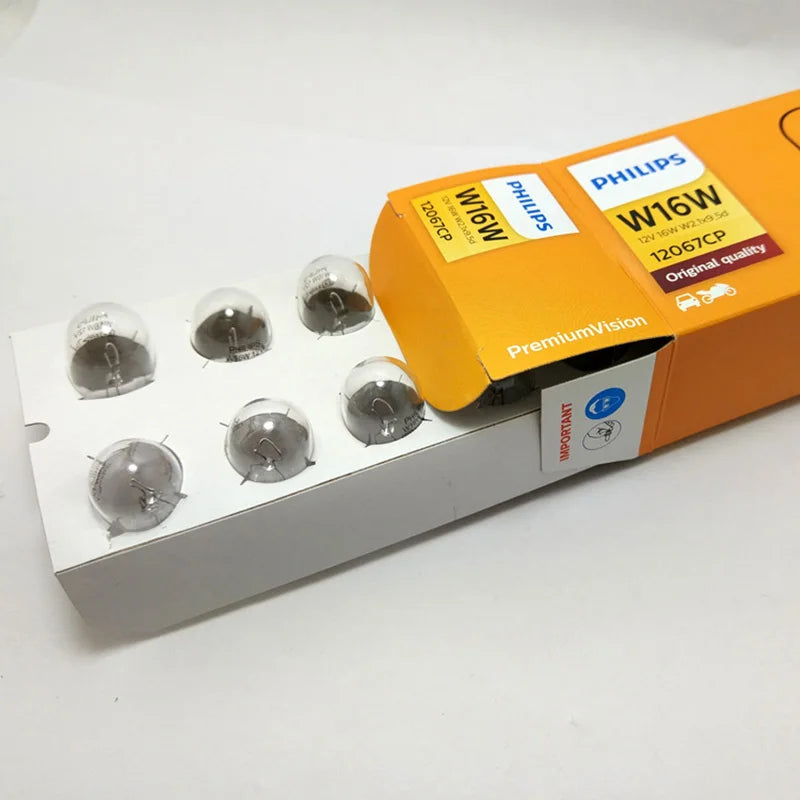 Packaging of Philips light bulbs with six clear bulbs on a white background